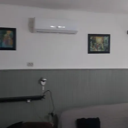 Apartman, Terrace, Ac, Free Parking, Bbq, Wifi Apartment *